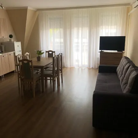 Alina Apartmanok Hajduszoboszlo Exterior photo